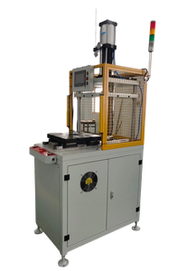 Pneumatic - hydraulic booster